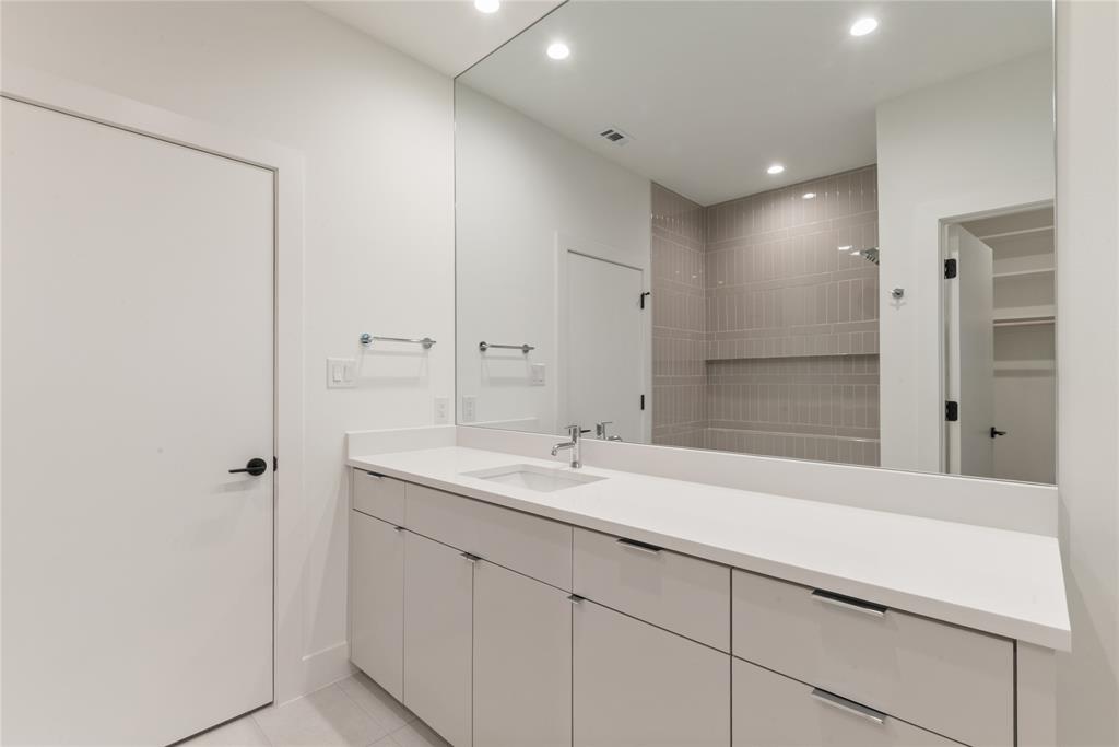 MONTEBELLO PARK - Residential