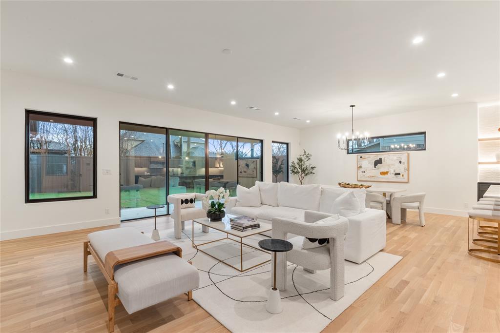 MONTEBELLO PARK - Residential