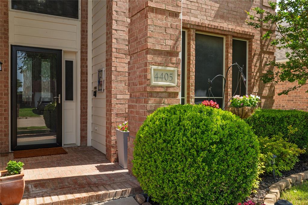 4405 Vista Meadows Drive