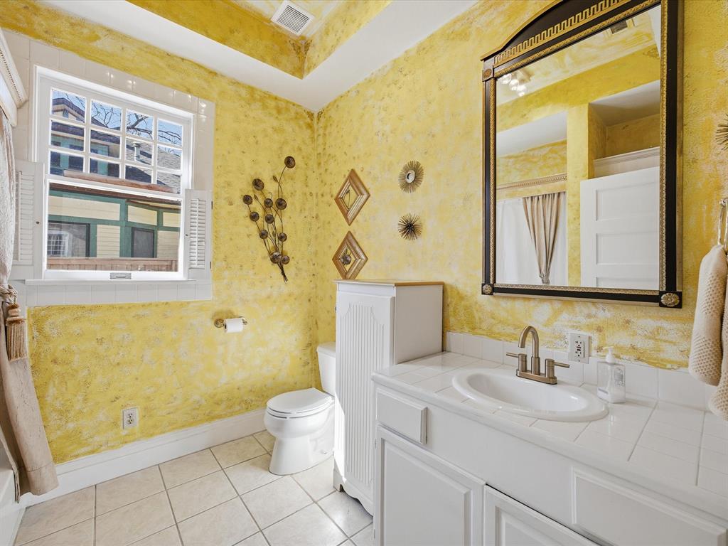 Holmes - Residential