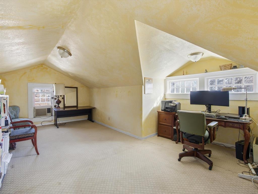 Holmes - Residential