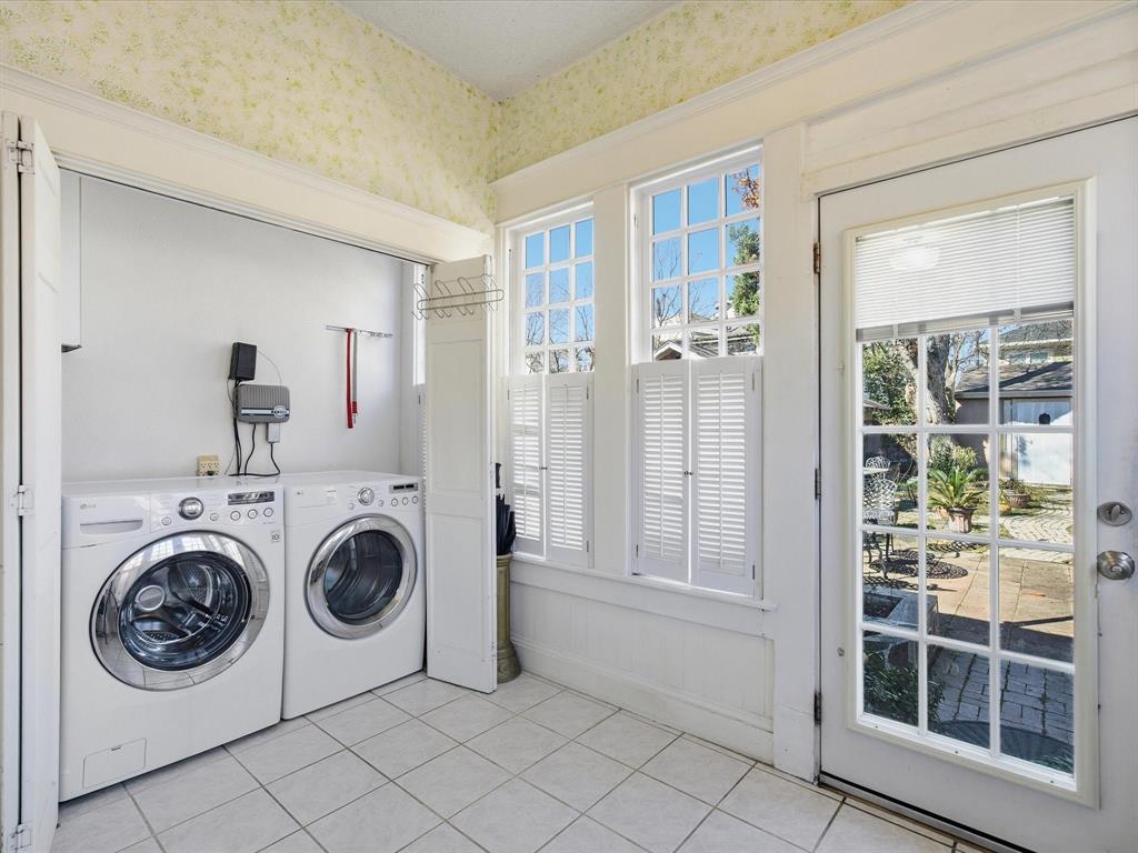 Holmes - Residential