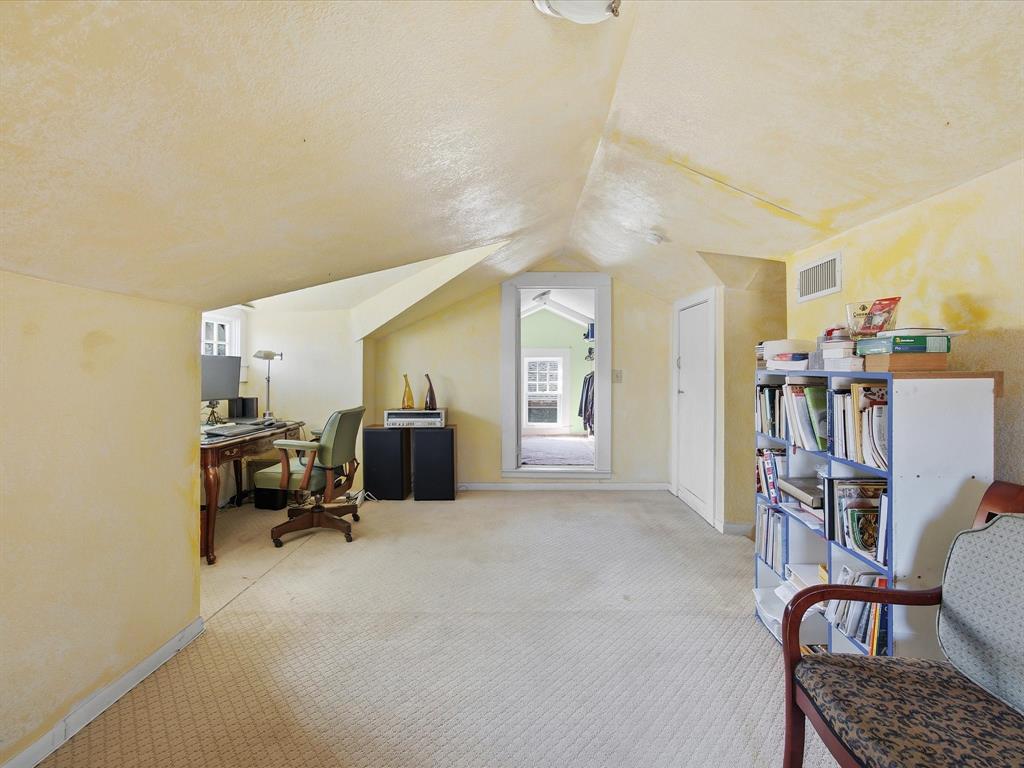 Holmes - Residential