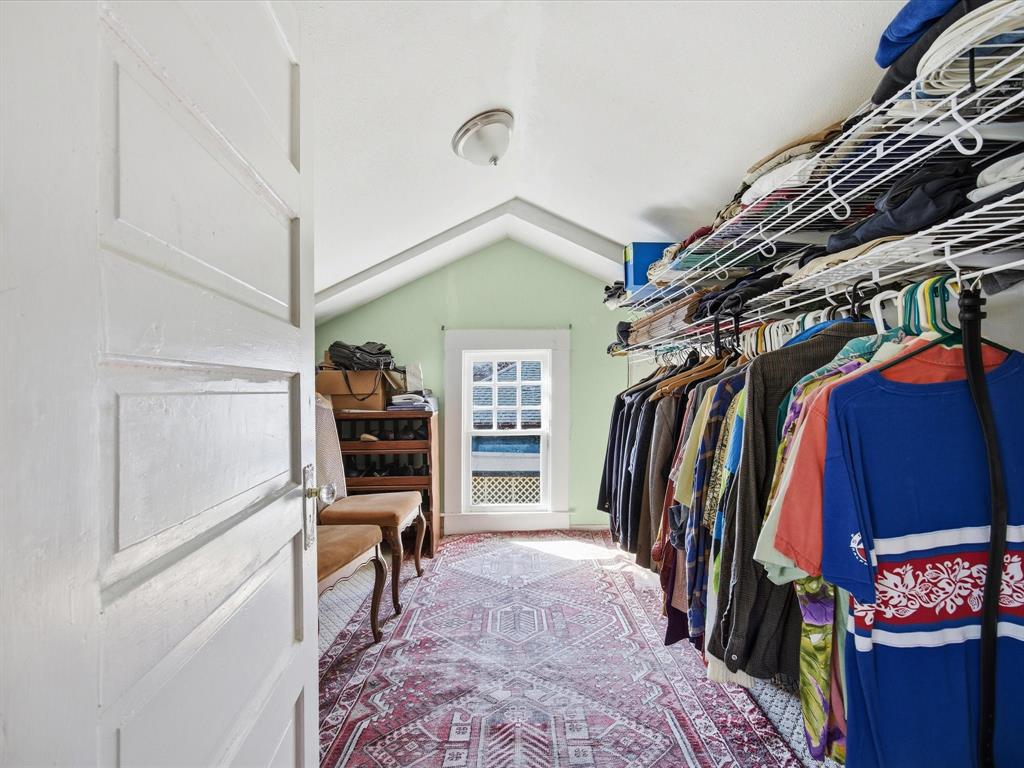 Holmes - Residential