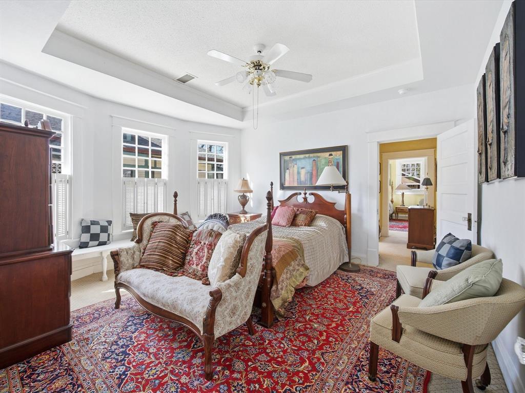 Holmes - Residential