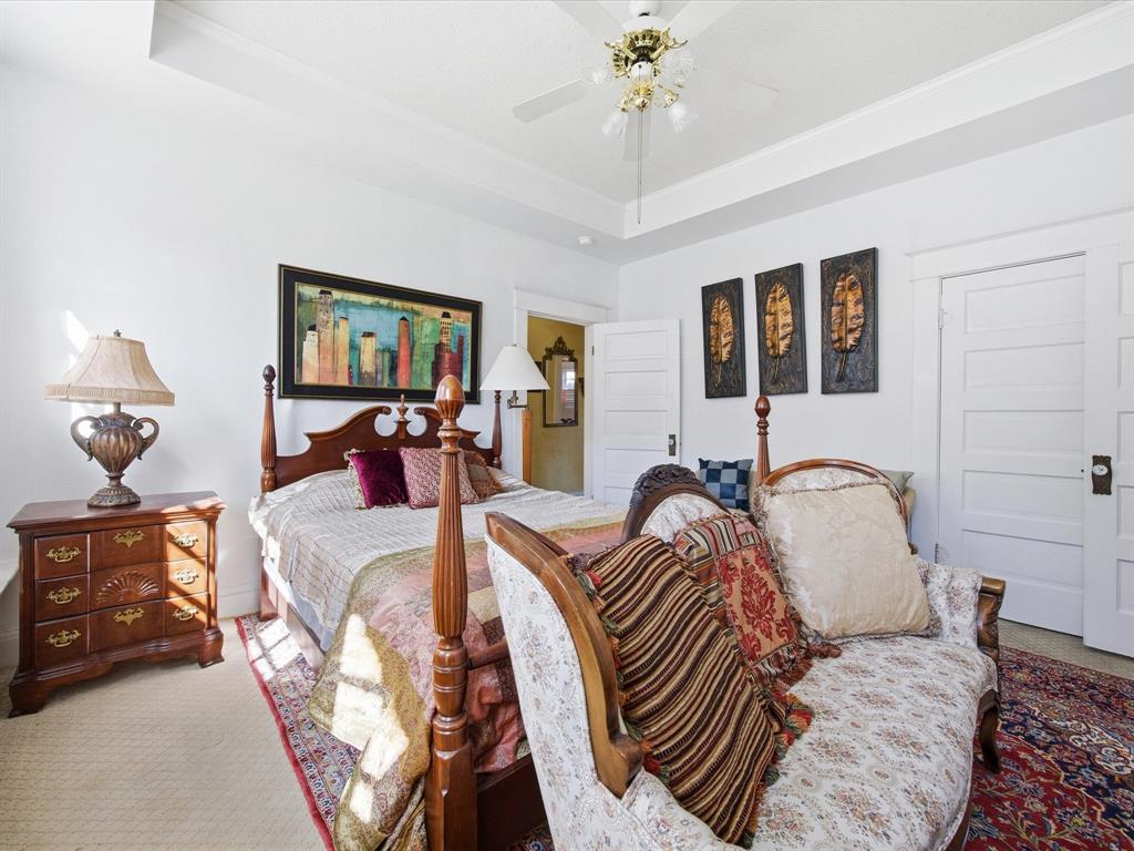 Holmes - Residential