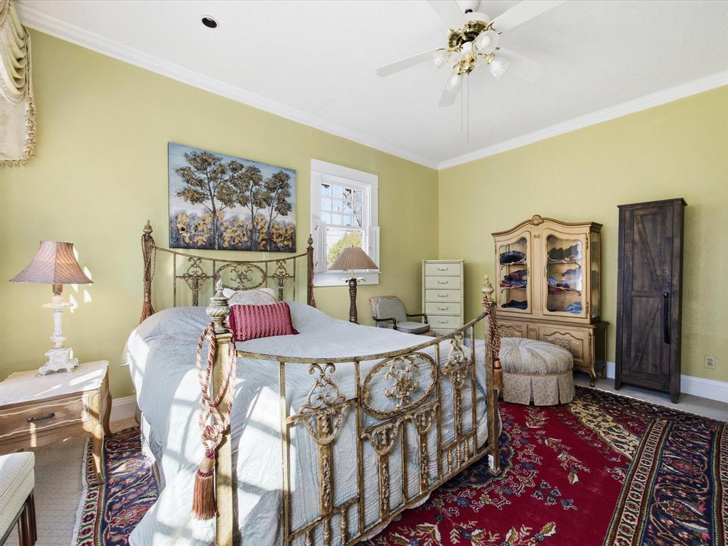 Holmes - Residential