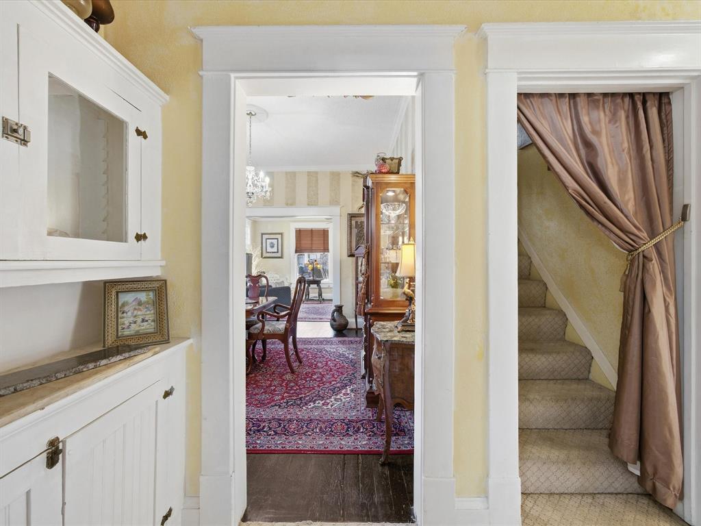 Holmes - Residential