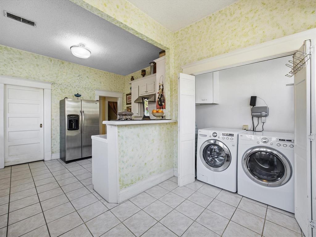 Holmes - Residential