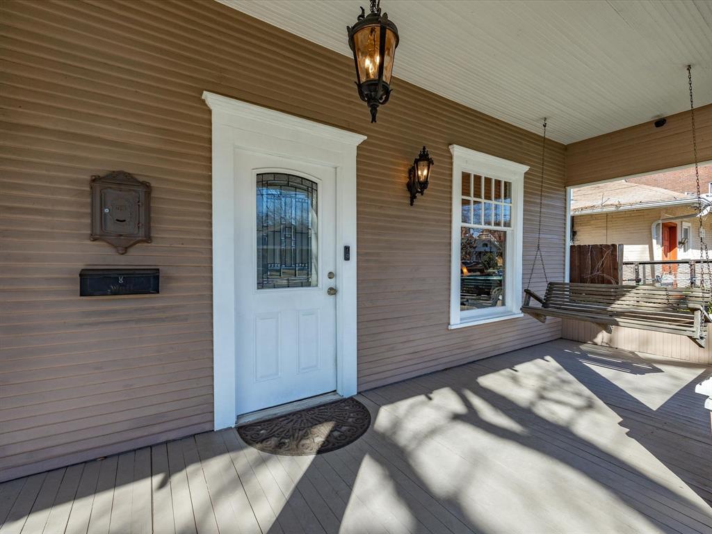 Holmes - Residential