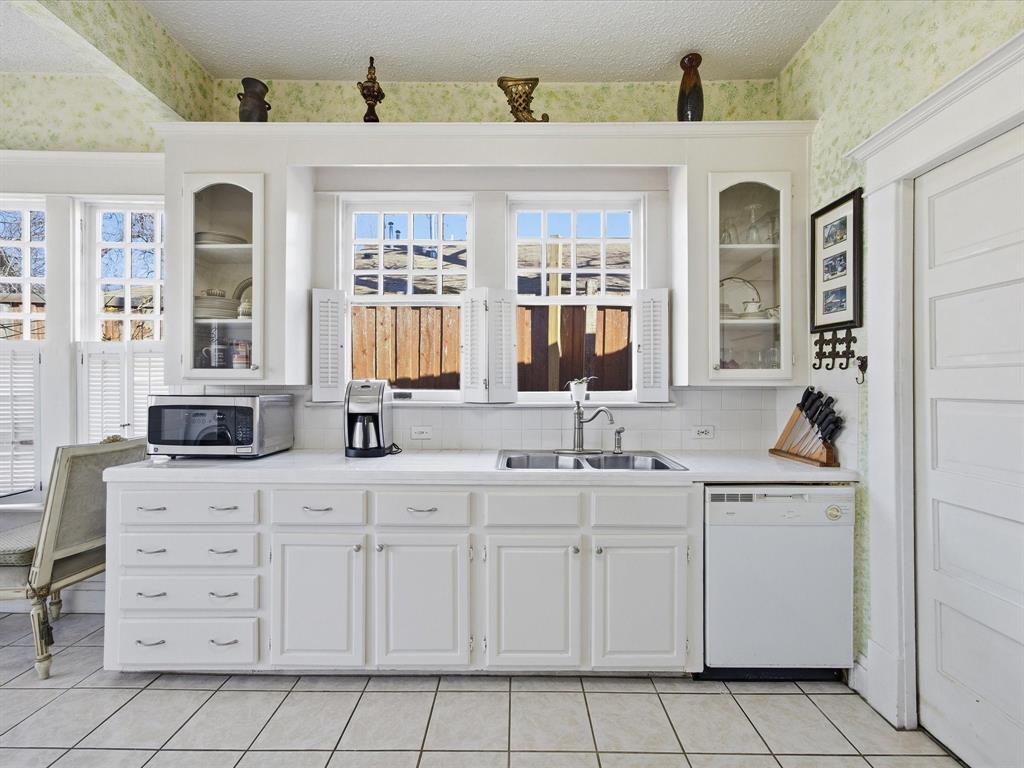 Holmes - Residential