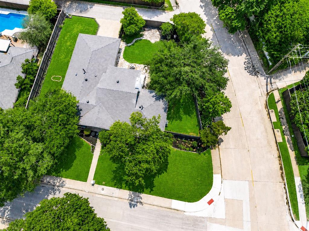 6810 Town Bluff Drive