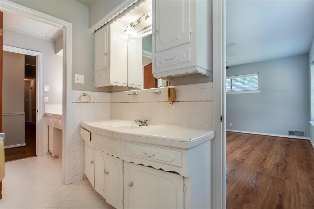 Caruth Meadows - Residential Lease