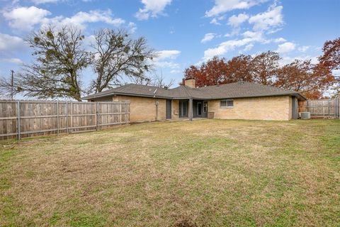 A home in DeSoto