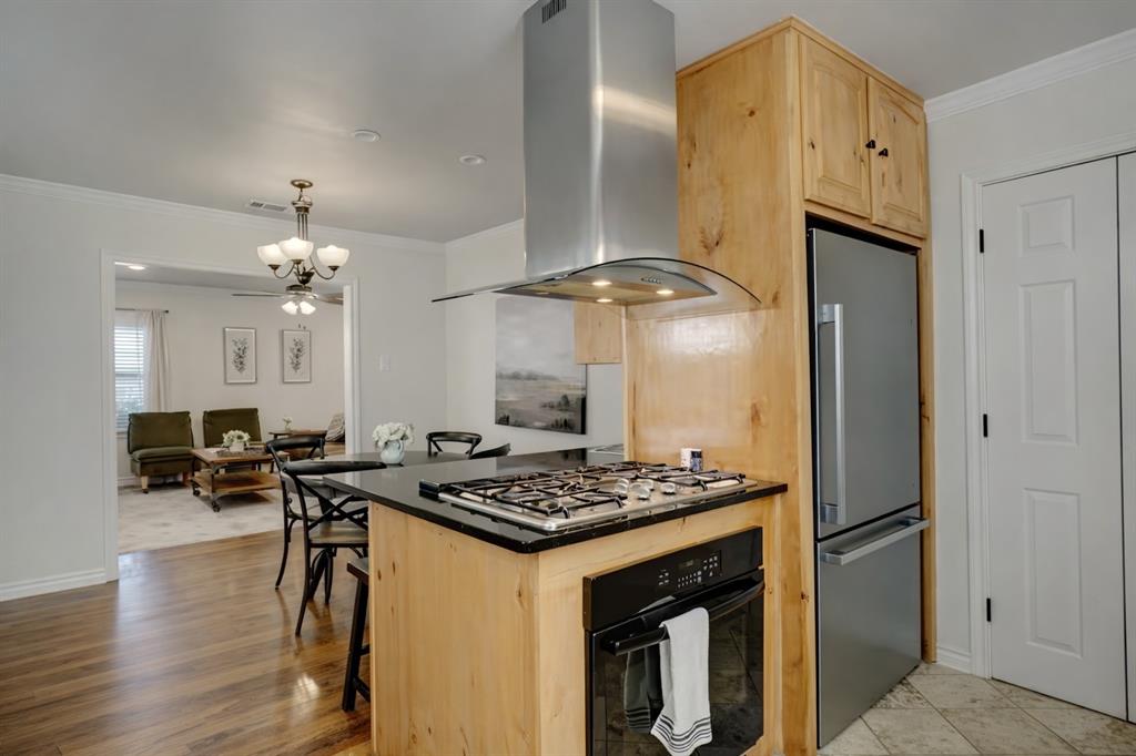 2801 W Bewick Street