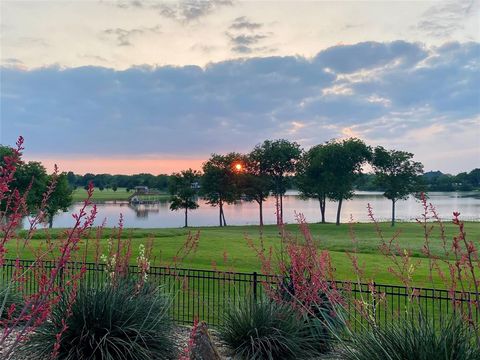 A home in Waxahachie