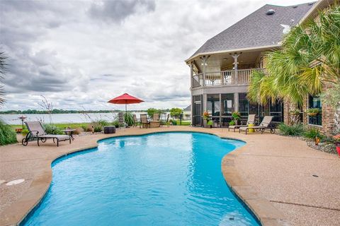 A home in Waxahachie