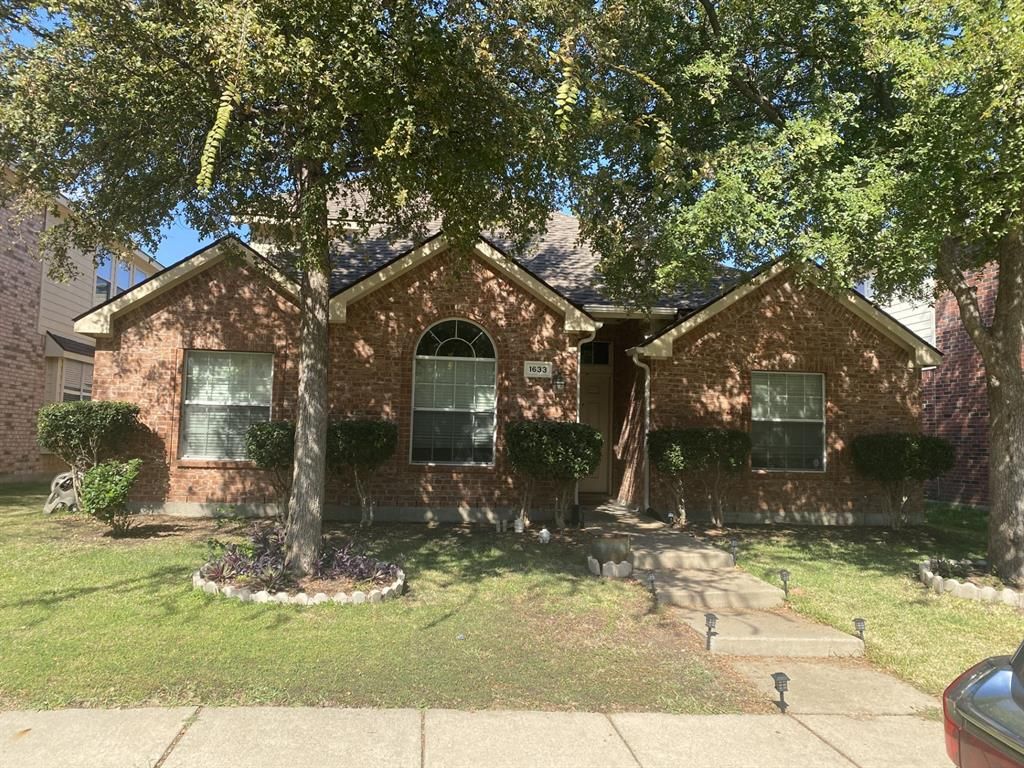 Photo of 1633 Broadmoor Drive, Allen, TX 75002 (MLS # 21252962)