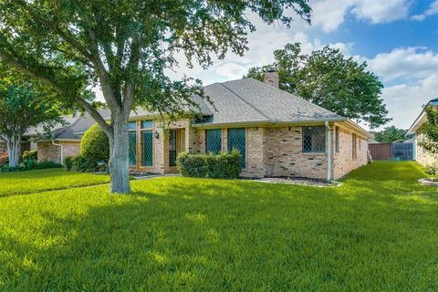 3913 Bobbin Lane Addison TX 75001