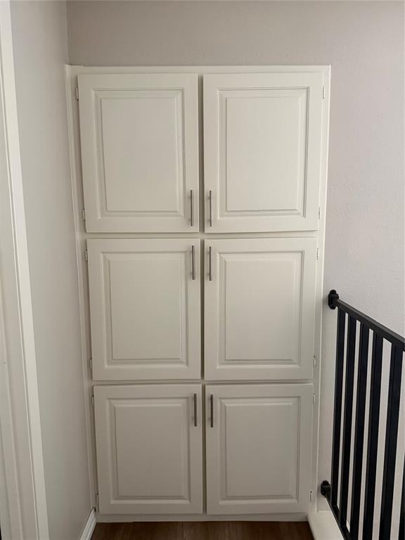 Oak Shadows Twnhms - Residential