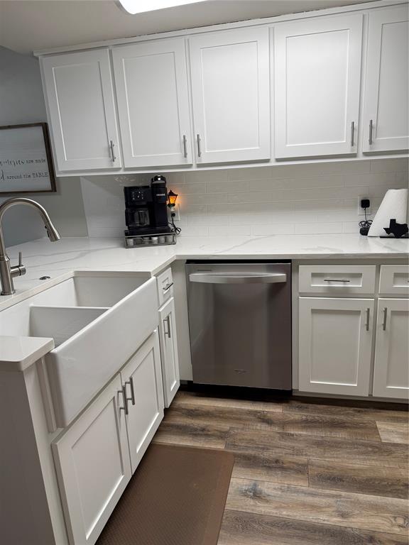 Oak Shadows Twnhms - Residential