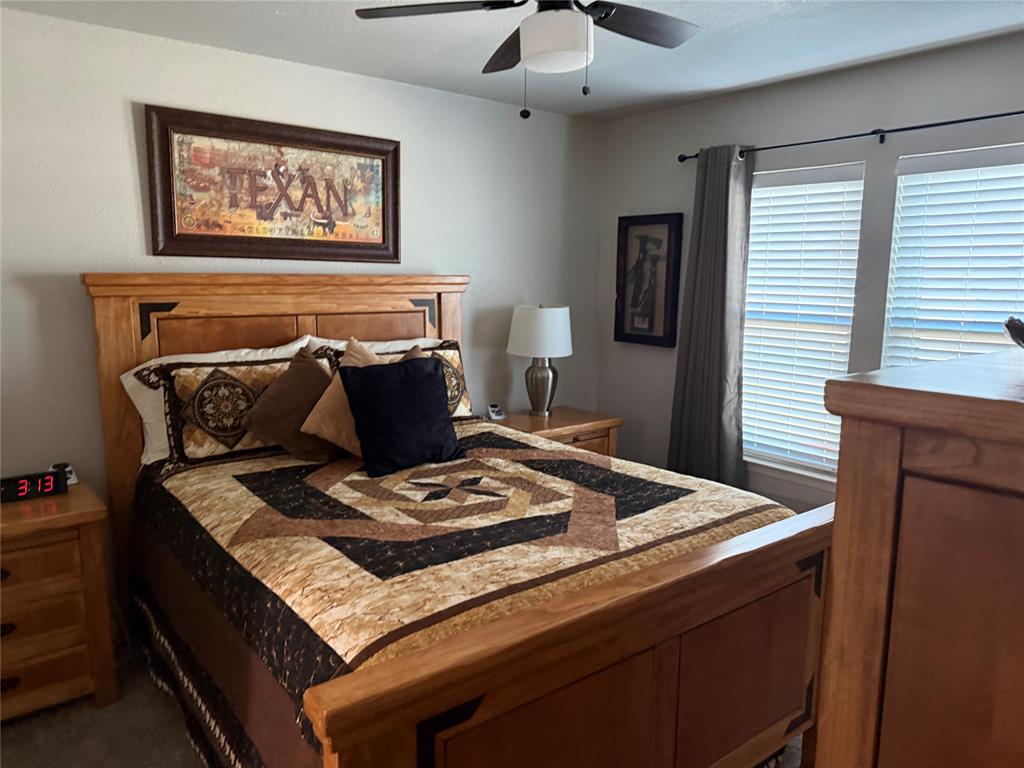 Oak Shadows Twnhms - Residential