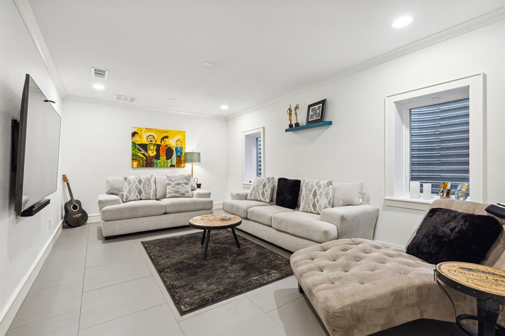 Country Club Estates - Residential Lease