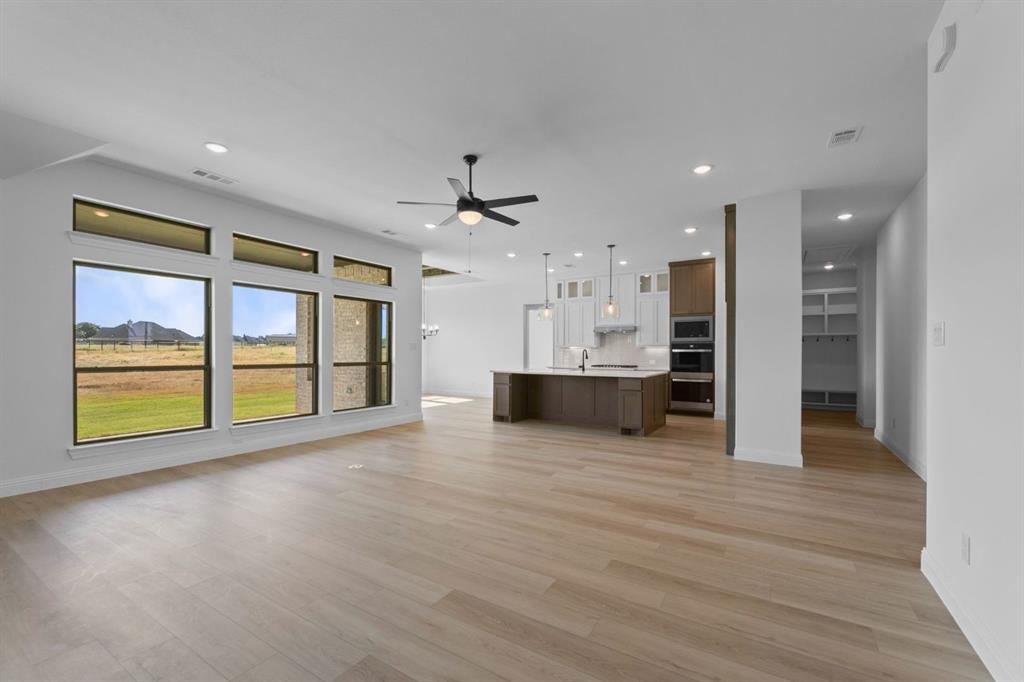 1099 Paradise Parkway