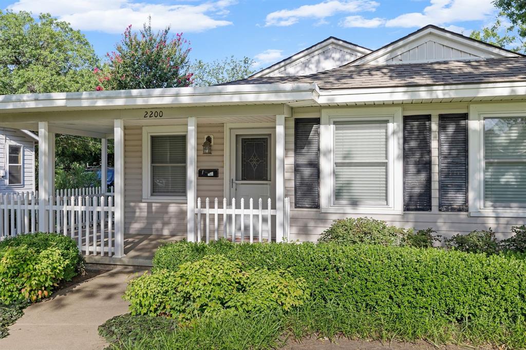 2200 Grandview Drive