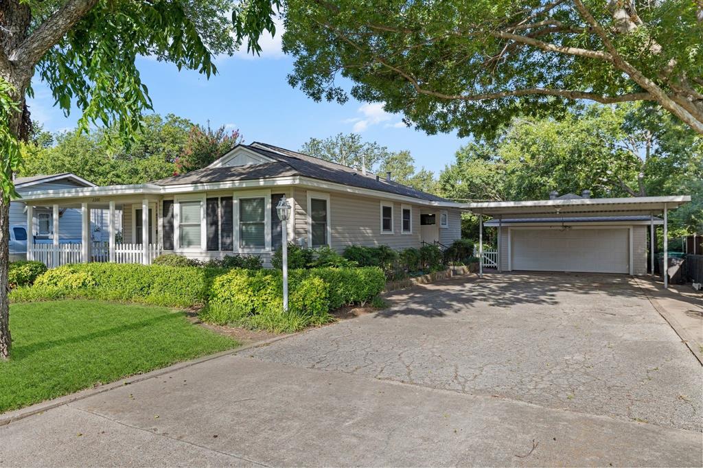 2200 Grandview Drive