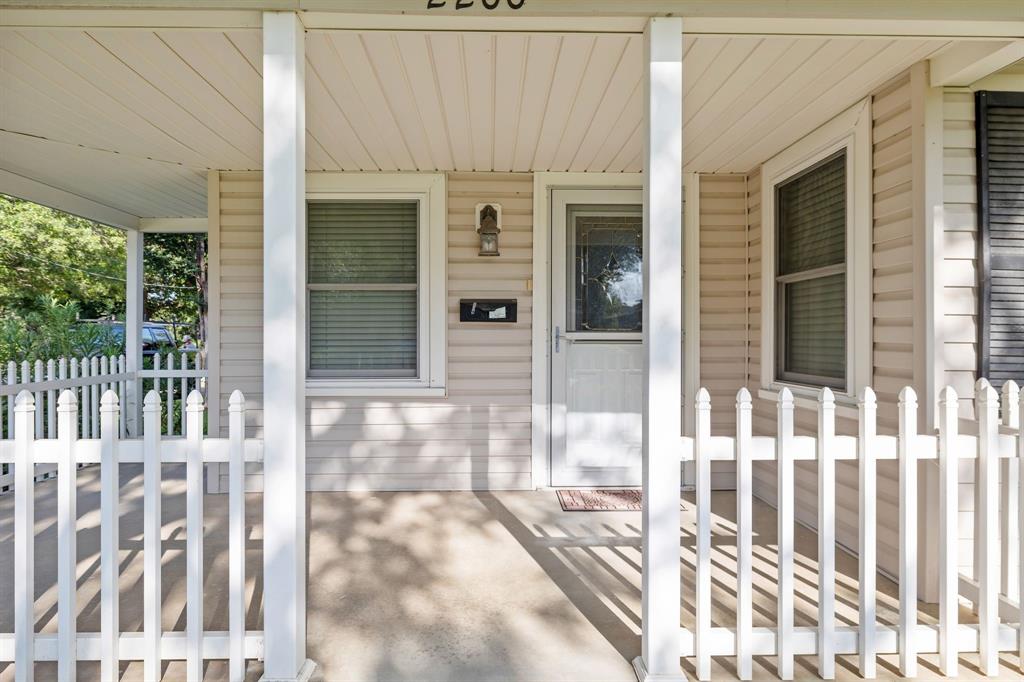 2200 Grandview Drive