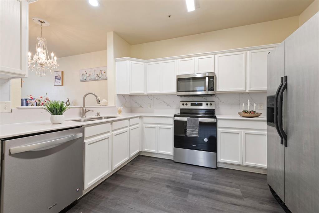 Stoneleigh Place Add - Residential