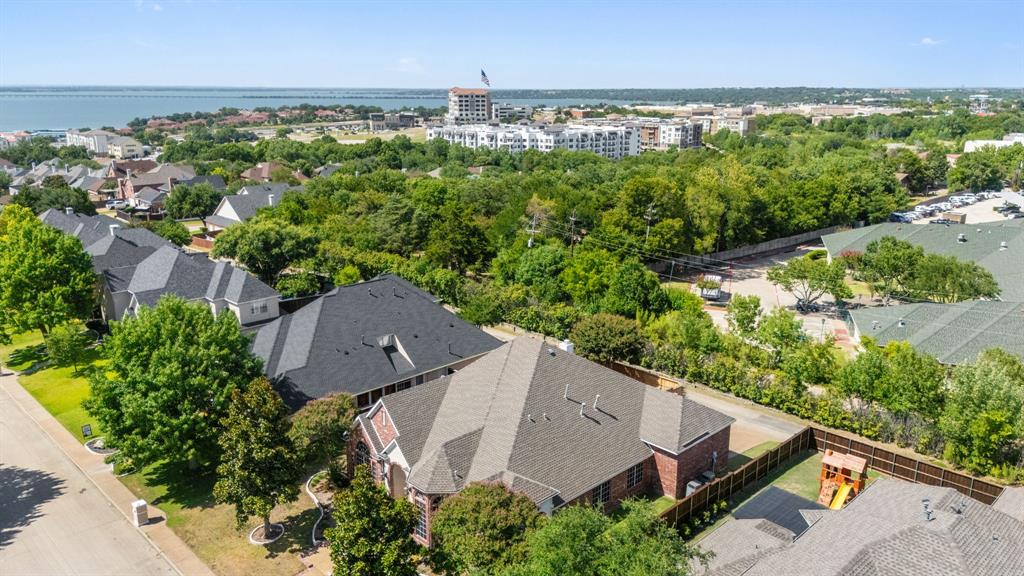 2945 Lago Vista Lane