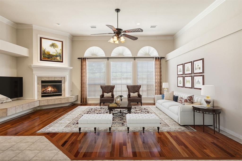 2945 Lago Vista Lane