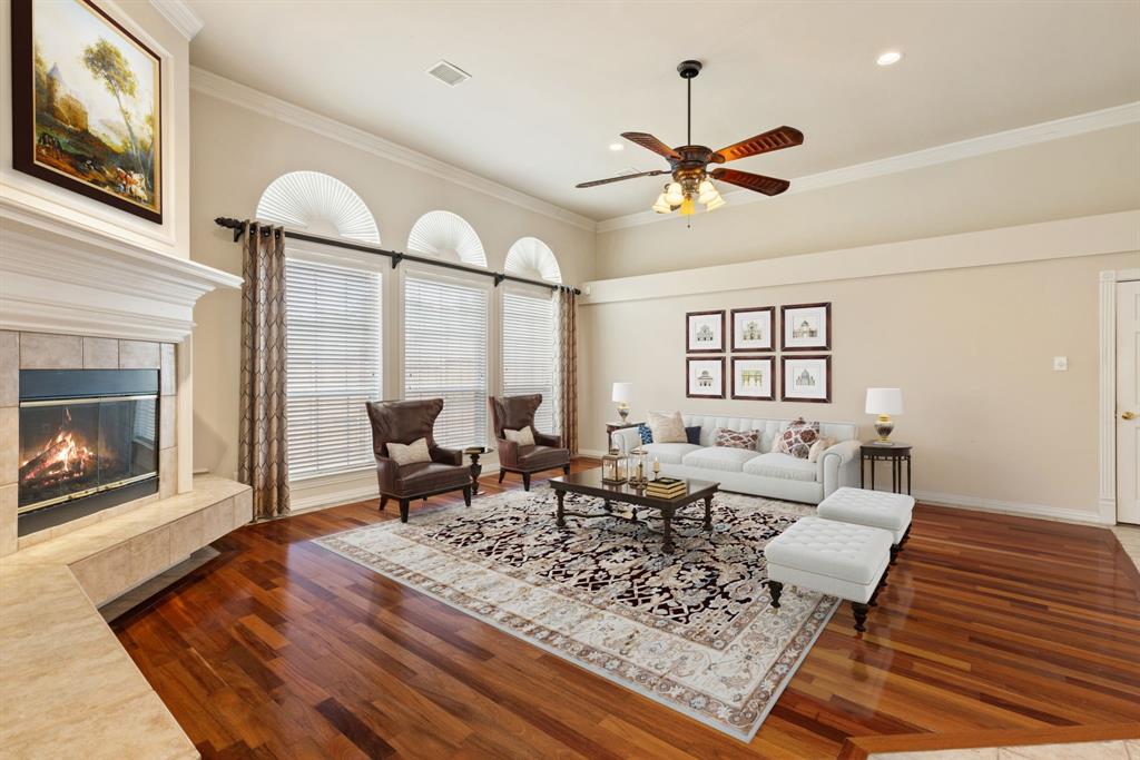 2945 Lago Vista Lane