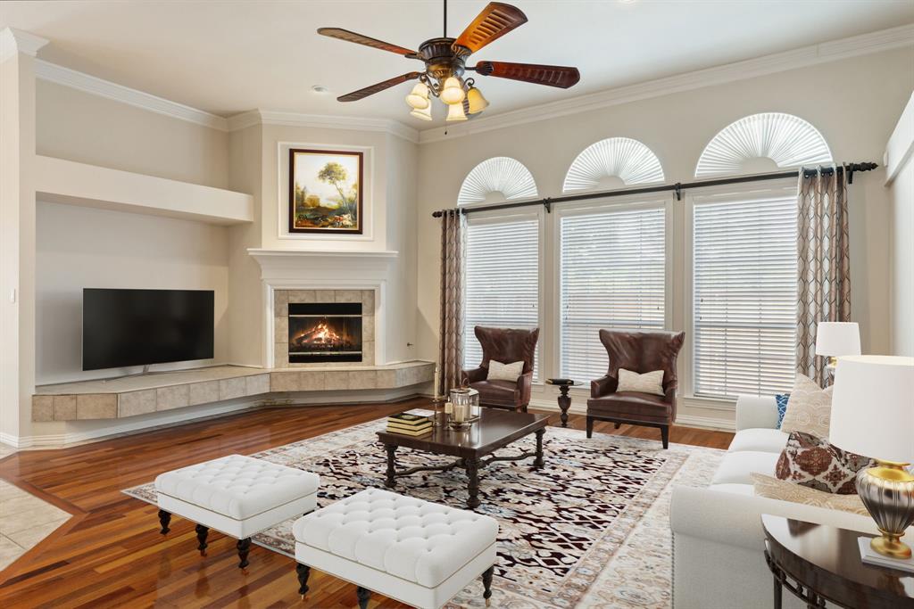 2945 Lago Vista Lane