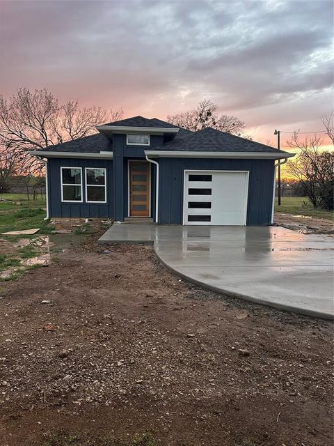 Photo of 115 Gibson Lane, Valley View, TX 76272 (MLS # 21209306)