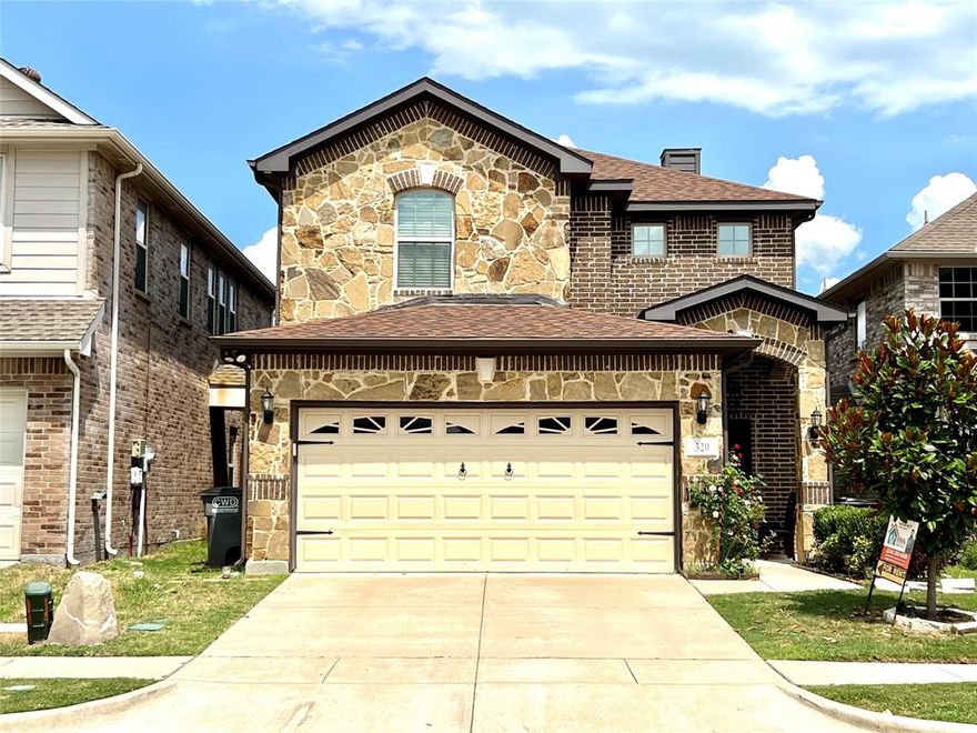 Fall in Love with this Absolutely Stunning 4 Bed,2 Bath,2 Living and 1 Dining home. Wonderful neighborhood. Ceramic Tile, Hardwood and Carpet flooring. First floor providing ample privacy offering an en suite bath with granite countertops. Walk in closet. Tornado shelter for 4-6 people located in the garage. Close to Tom Thumb, Home Depot etc. Wylie ISD exemplary schools.
RENTAL CRITERA.......... TAR APPLICATION.GROSS INCOME THREE TIMES OF THE RENT.NO PREVIOUS EVICTION AND CRIMINAL BACKGROUND.COPY OF DRIVING LICESE AND ONE MONTH PAYSTUBS.