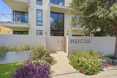 Photo of 3923 Cole Avenue #201, Dallas, TX 75204 (MLS # 21381284)