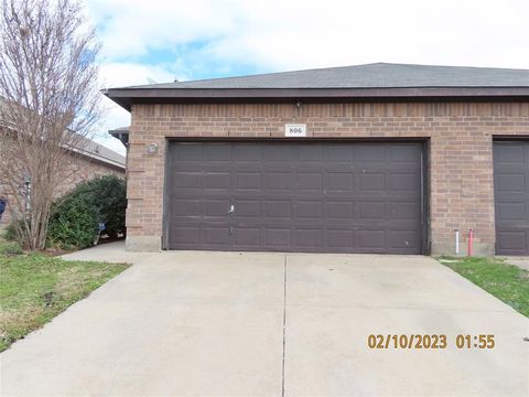 806 Walnut Street Burleson TX 76028