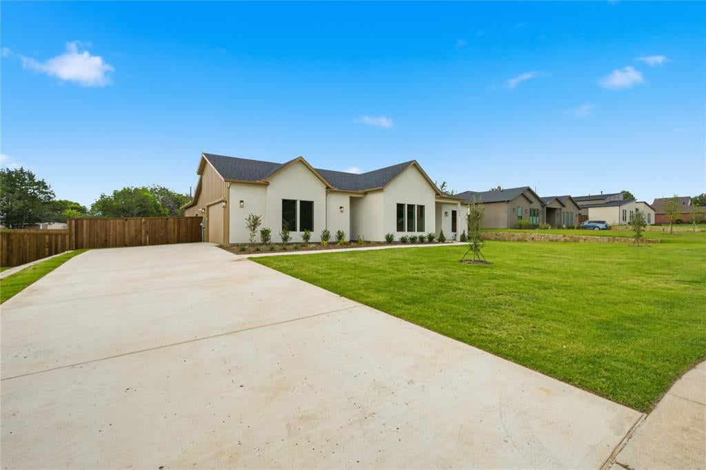 Photo of 2626 Bainbridge Drive, Dallas, TX 75237 (MLS # 21306385)