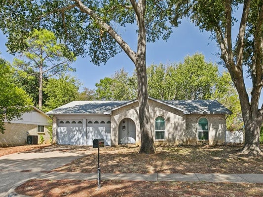 2305 HARVARD DR, ARLINGTON, TX 76015 - Image 910a5263b0ed9b31bf3e2bd66a1cc2aa/3373083790