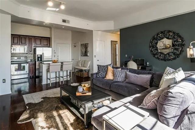 Renaissance On Turtle Creek Condo - Residential Lease