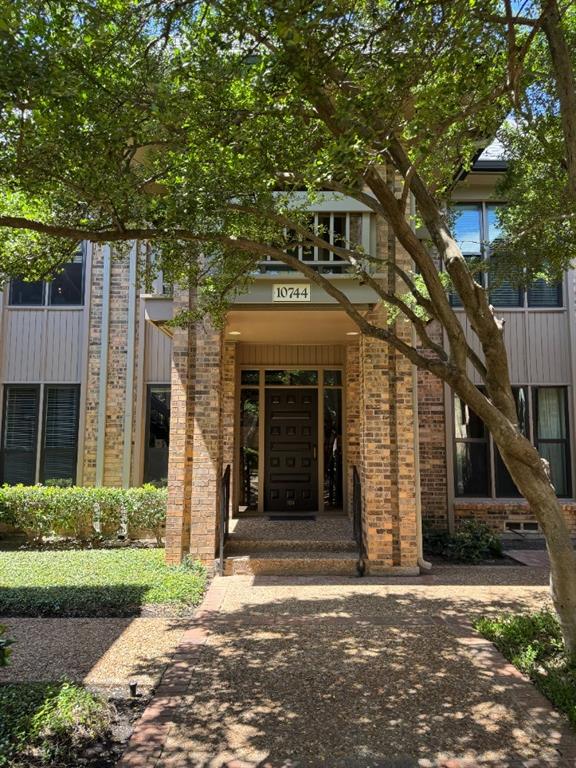 Royal Lane Condo 5800 - Residential Lease