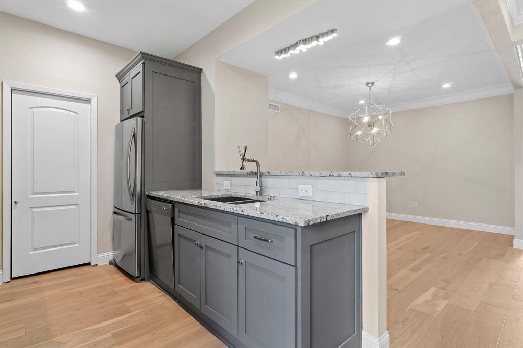 Royal Lane Condo 5800 - Residential Lease