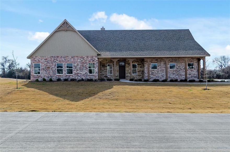 Clean Country Living! This beautiful new home is ready for you to move-in right now!

Give us a call and lets find a time for you to come take a look, you won't regret it. $10,000 towards closing costs! 

Highgrove Homes is a boutique builder known for exceptional quality and timeless style and we look forward to working with you.