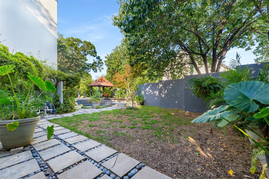 Walnut Hill Park 02 - Residential