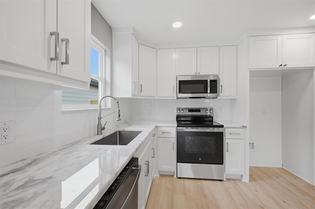 ELEANOR'S 1ST ADDITION - Residential