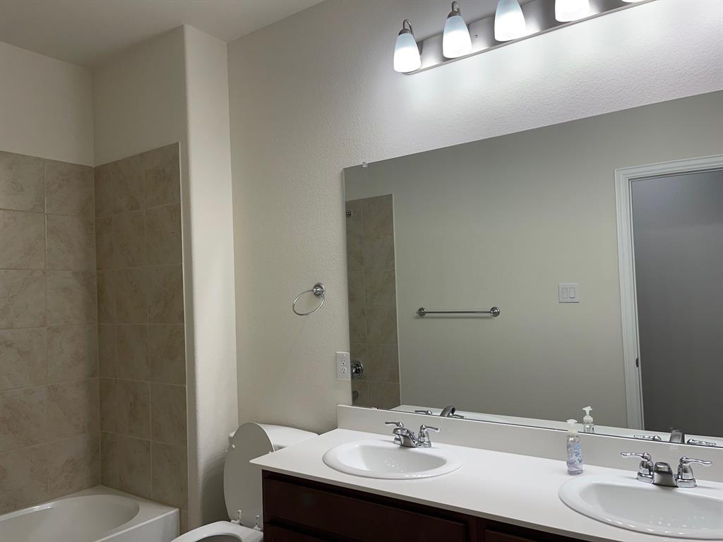 Stark Farms, Phase 2, Blk Q, Lot 2 - Residential Lease