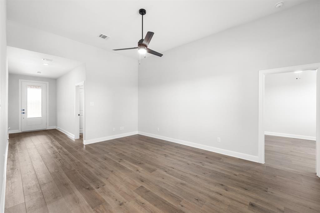 1009 Pecan Place